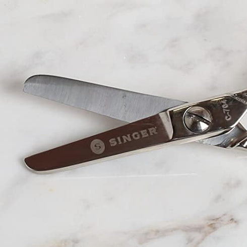 Singer Small Size Round Tip Sewing Scissors - C-704...