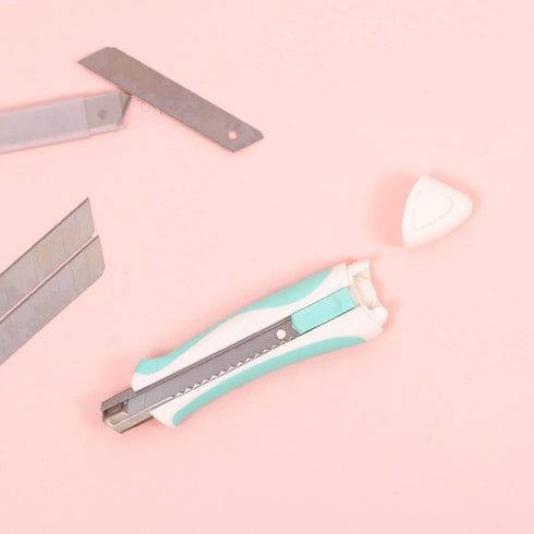 Craftelier - Pack 10 Replacement Blades Compatible with 18 cm Professional Cutter | Includes Protective Case for Blade Storage | Made of carbon st...