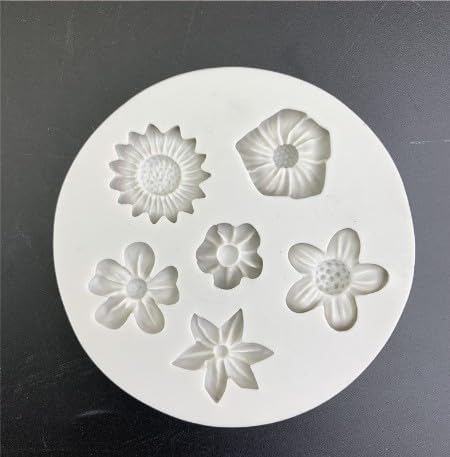 1Pc 3D Mini Daisy Flower Molds Silicone Resin Fondant Mold Flower Shape Pastry Baking Molds Cake Decorating Tools DIY Chocolate Candy Cake Decor A...
