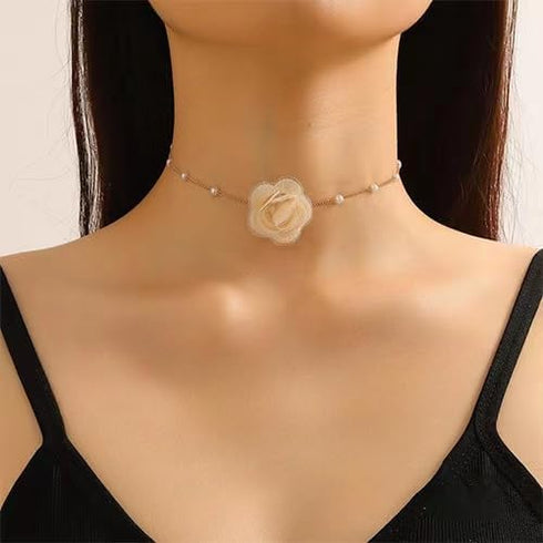 Bohemian Lace Flower Choker Necklace Short Delicate Pearl Rose Pendant Necklace Dainty Floral Collar Vintage Summer Beaded Chain Flower Pendant Br...