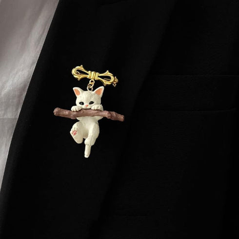 Cat Brooch Pins for Women Cat Pins for Backpacks Pins for Women Girls Brooch, Cat Enamel Pin White Cat on Branch Pin...
