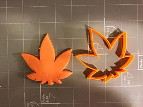 Marijuana Leaf Cookie Cutter (1")...