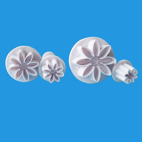 16 Pieces Fondant Plunger Cutters Daisy/Hydrangea/Five-petaled Flowers/Clovers/Maple Leaves Fondant Molds Sugarcraft Cake DIY Decorating Tools Coo...