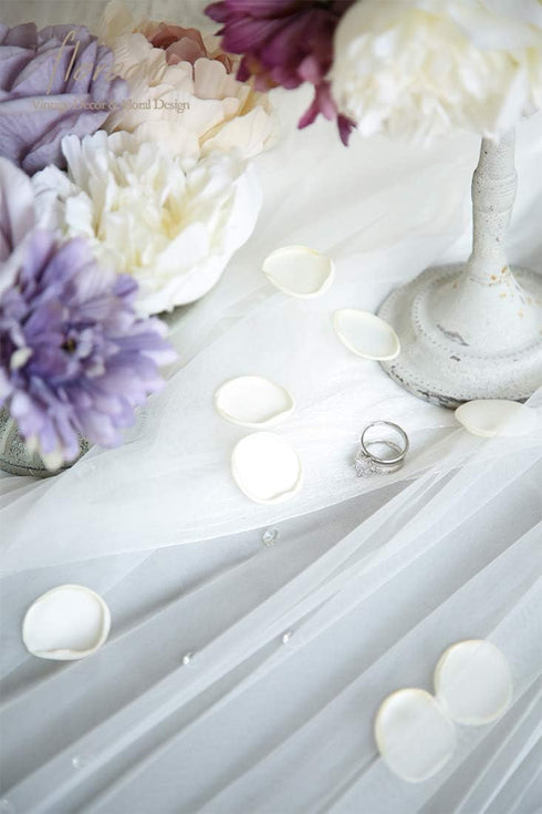 Floroom 300pcs Rose Petals Ivory Faux Silk Flower Petals for Wedding Flower Girl Basket White Aisle Scatter Dinner Table Centerpieces Party Confet...
