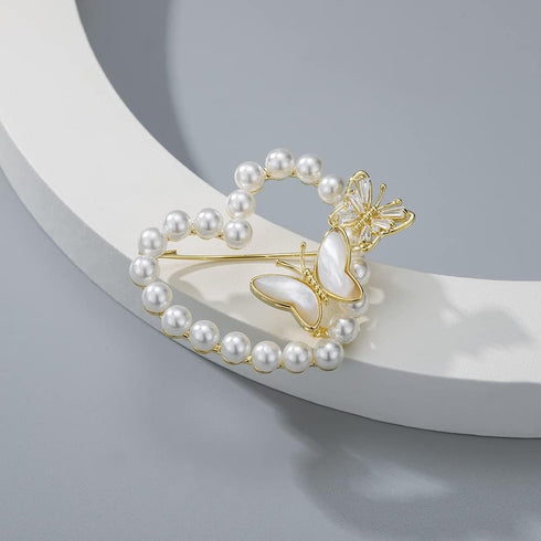 Brooches and Pins with Pearl and Crystal, Fashion Elegant Lapel Pin Jewelry Gifts for Women, Fashionable Accessories (White Heart)...