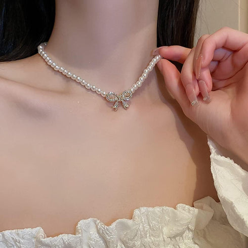 fxmimior Boho Gold Shiny Pearl Rhinestones Bow Choker Necklaces Dainty Rhinestones Pearls Chunky Short 1920s Choker Necklace Gold Chain Choker Nec...