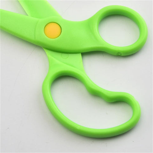 Preschool Training Scissors,3Pcs Children Safety Pre-School Safety Scissors Art Craft Scissors, 2 x 5 inches, Orange/Green/Blue...