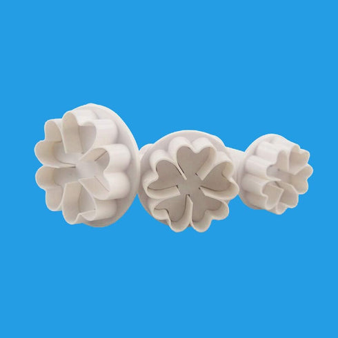 16 Pieces Fondant Plunger Cutters Daisy/Hydrangea/Five-petaled Flowers/Clovers/Maple Leaves Fondant Molds Sugarcraft Cake DIY Decorating Tools Coo...