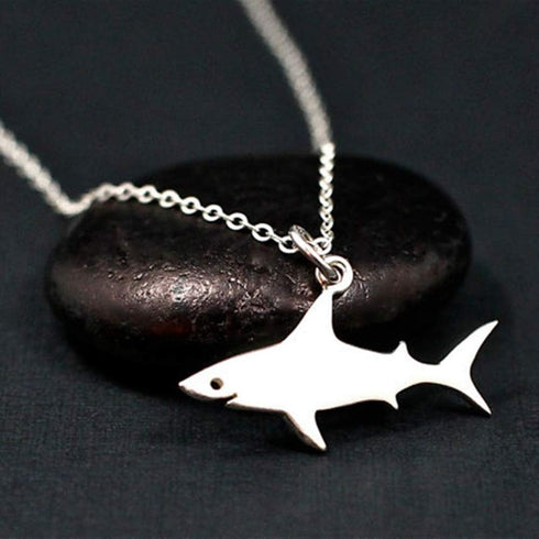 Minimalist Animal Silver Shark Pendant Necklace for Women Cute Dainty Animal Fish Pendant Necklace for (Silver)...