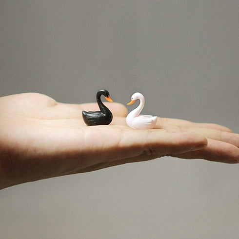 2Pcs Resin Couple Swan Model DIY Miniature Landscape Garden Bonsai Ornaments Outdoor Statues Garden Sculptures and Statues...