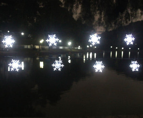 Solar Christmas String Lights Outdoor Waterproof 30 LED 20Feet Solar Snowflake Christmas Fairy Lights Decorations with 8 Lighting Modes for Garden...