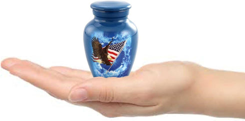 American Glory Keepsake Urn - American Flag with Eagle Mini Urn for Ashes - Token Urn - Patriotic Mini Jar - American Flag Soaring Eagle Sharing U...