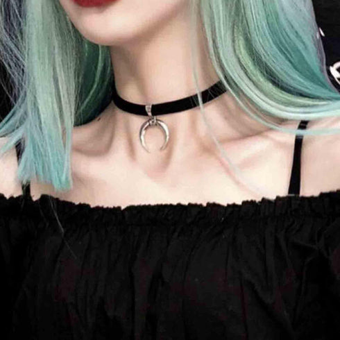 Punk Moon Leather Choker Necklace Black Leather Cord Necklace Silver Moon Pendant Necklace Gothic Velvet Collar Necklace Chain Jewelry for Women a...