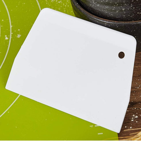 White Plastic Dough Scraper Cream Smooth Cake Flour Spatula Cutter Kitchen Baking Pastry Tool Plastic Dough Scraper Tool Spatulas Cooking Utensils...