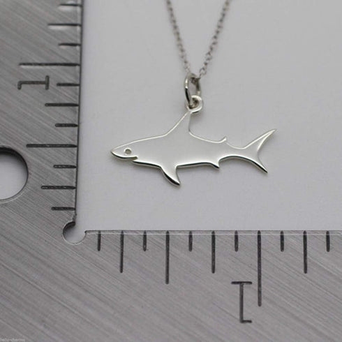 Minimalist Animal Silver Shark Pendant Necklace for Women Cute Dainty Animal Fish Pendant Necklace for (Silver)...