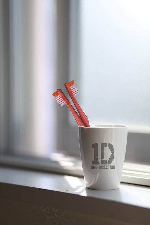 One Direction Singing Battery Powered Tooth Brush (Live While we’re Young)/Limited Edition...