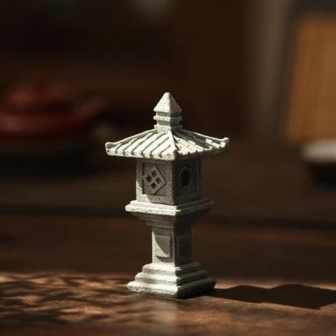3 PCS Miniature Figurines Stone Pagoda Lantern Garden Statues Tiny Home Kit Meditation Accessories for Zen Garden Home Decor Yard Decorations Outd...