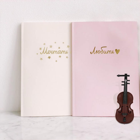 SAFIGLE 8 Sets Mini Violin Dollhouse Musical Smallest Violin Christmas Adornment Mini Things Furniture Kids Violin Toys Xmas Violin Models Abs Chi...