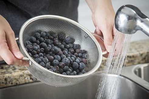 Tablecraft 2.5 Quart Colander with Handles, Stainless Steel...