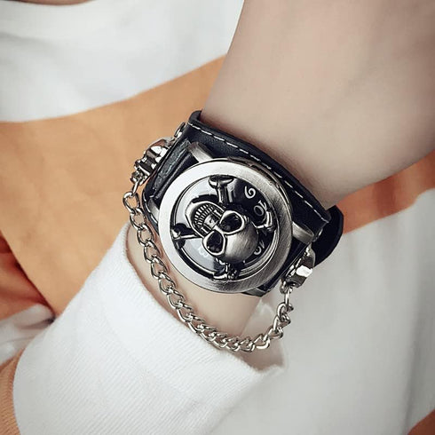 Cool Leather Punk Skull Quartz Men's Wrist Watch,Skull Flip Cover Women's Watch,Skull+Chains+Rivets Elements,Fashion for Valentine's Day Gift...