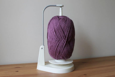 Wool Jeanie Magnetic Pendulum Yarn Knitting and Crochet Yarn Feeder Holder......