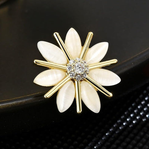 Rhinestone Flower Brooch for Women Crystal Flower Brooches Pin Rhinestone Flower Lapel Pin Valentine's Day Mother's Day Gift for Wife Mother...