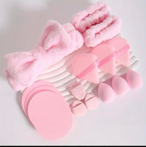 15 Pieces Set Dual-use Makeup Tool Set For Facial Cleansing With Sponges For Wet and Dry Use, Powder Puffs, Sponges, Beauty Blenders, and Towel Ha...