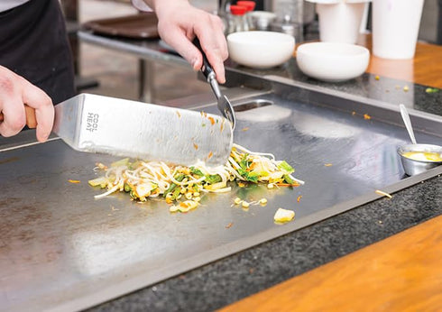 Winco 5" x 3" Cool Touch Handle Griddle Turner/Spatula for Burgers and Steaks...