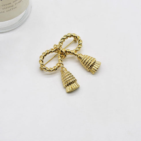 Vintage Ribbon Bow Brooch Pin Exaggerated Bow Knot Lapel Pins Clip Shawl Hat Suit Dress Accessories Brooches Pins Unique Birthday Christmas Jewelr...