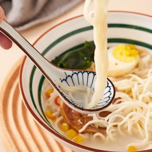 Asian Soup Spoon,Ceramic Ramen Spoon,6.4inch Japanese Pho Spoon with Long Handle for Miso,Dumpling,Noodles,Wonton (Blue and White Porcelain, Set o...