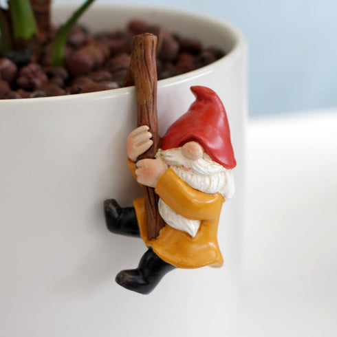 Set of 3 Cute Climbing Gnome Figurines Flower Pot Hugger, Resin Hanging Gnomes Statue Outdoor Decor Fence Ornaments for Patio Lawn Garden Yard...