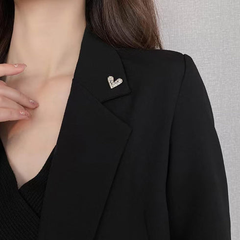 White Crystal Heat Shape Brooches Pins Dainty Rhinestone Love Heart Brooches Women Girls Valentine's Day Gift...