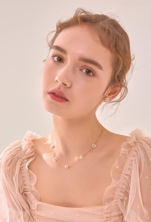 Daisy Flower Choker Necklace 14K Gold Plated Beaded Pearl Choker for Women Jewelry Gifts...