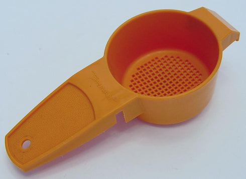 Tupperware Gadget Mini Sifter Loose Tea Strainer #879, Harvest Butterscotch...