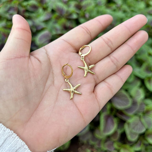 SUNNYOUTH Initial Charm Necklace for Women Seashell Starfish Necklace Gold Charms Pendant Necklace Dainty Summer Beach Necklace...
