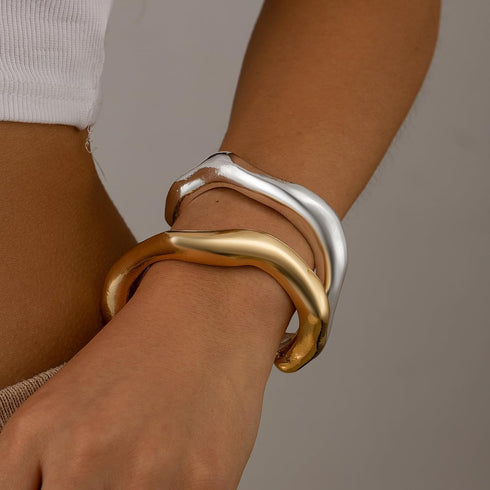2PC Gold Cuff Bracelets Set For Women Adjustable Open Stack Arm Cuff Upper 18K Gold Plated Bangle Hammered Textured Trendy Irregular Statement Chu...