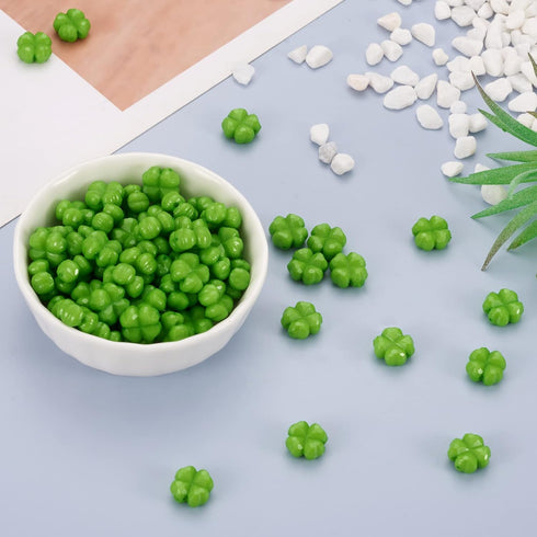 Beadthoven 100pcs St. Patrick's Day Shamrock Acrylic Beads Green Four Leaf Clover Beads Loose Spacers Pony Beads for Bracelet Necklace Earrings Je...