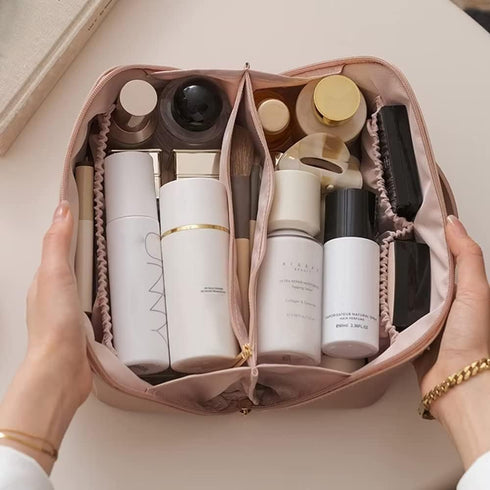 Large-Capacity Travel Leather Makeup Bag Cosmetic Bag Waterproof Portable Makeup Case Organizer Toiletry Bag Makeup Box for Skincare Cosmetics Toi...