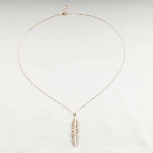 Boho Feather Necklace Long Feather Pendant Necklace Gold Leaf Necklace Vintage Long Necklace Deck Shaped Necklace Chain Jewelry for Women and Girl...