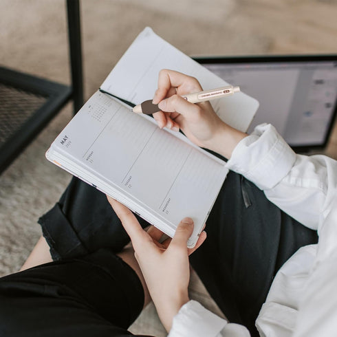 BAYTORY 5Pcs Gel Pens, Quick Dry Ink Pen Fine Point Black 0.5mm, Aesthetic Stuff Retractable Rolling Ball Gel Pen Smooth Writing for School Suppli...