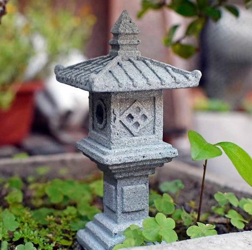 3 PCS Miniature Figurines Stone Pagoda Lantern Garden Statues Tiny Home Kit Meditation Accessories for Zen Garden Home Decor Yard Decorations Outd...