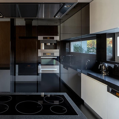 Wudnaye Black Contact Paper Glossy Waterproof Self Adhesive Wallpaper for Kitchen 15.7inchx196.8inch Black Wallpaper Peel and Stick Backsplash Vin...