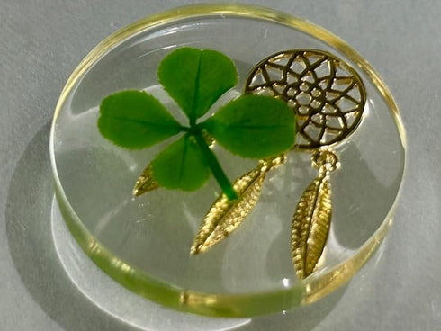 Real Four Leaf Clover Good Luck Pocket Token, Preserved, 1.25”, Including Metal Ornament (Dream Catcher)...