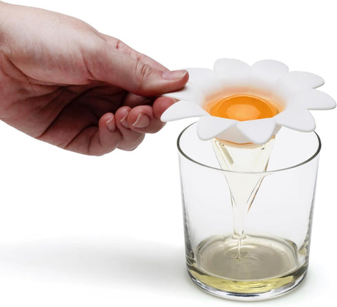Peleg Design Daisy Plastic Egg Separator, Egg White Yolk Divider Kitchen Gadgets Baking Tools Egg Extractor, Cute Flower Design...
