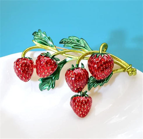Strawberry Enamel Brooch For Women Red Strawberry Pin Brooch Fruit Brooches Pins Badges for Clothing Backpacks Bag...