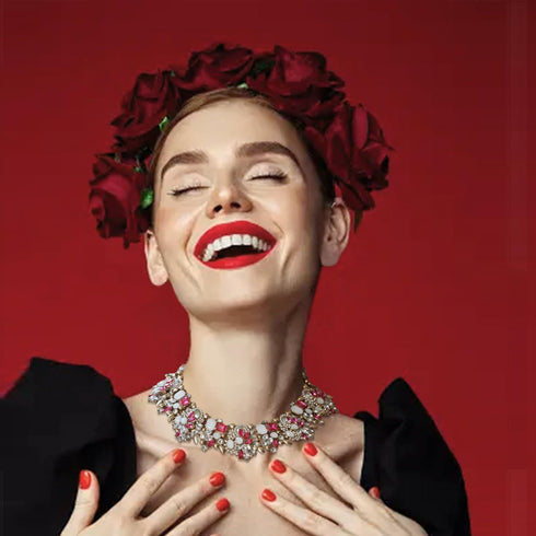 Retro Chunky Rhinestone Necklace Crystal Bib Necklace for Women Costume Jewelry for Bride Wedding Gemstone Choker Necklace...