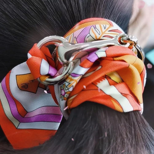 2pcs Silk Scarf Clasp Small Square Scarf Clasp Simple and Elegant Horsebit Clasp (Multiple Ways to Wear)...