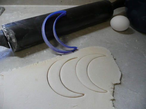 MOON ASTRONOMY SPECIAL OCCASION COOKIE CUTTER MADE IN USA PR250 (SMALL SIZE: 3" X 4 1/4" X 1/2")...