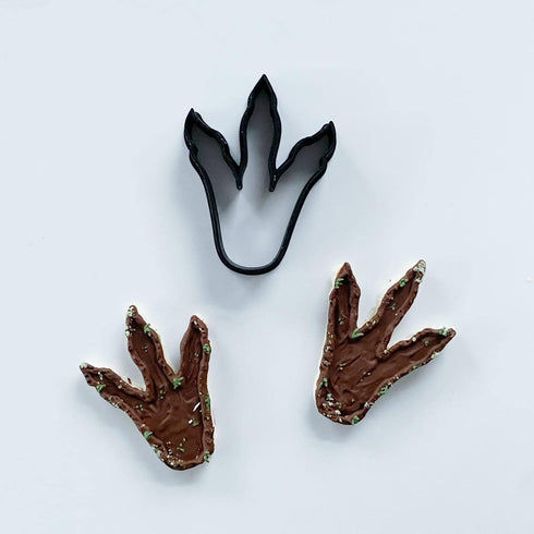 DINOSAUR COOKIE CUTTERS Giant Reptile Monster Movie Character And Dinosaur Footprint Cookie Cutters Made in The USA (2 Pack)...