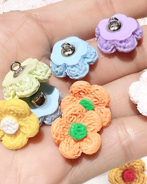 50 Pieces Tiny Flower Plastic Sewing Buttons with Metal Loop Shank Button Floral Fasteners for DIY Jewerly Jacket Sweater Bag Decorative Embellish...